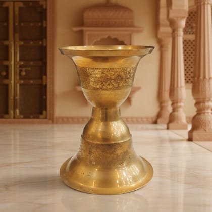 Brass Peekdaan Showpiece | Classic Desk & Living Room Decor, Height : 7 Inch (FMAS088 C)