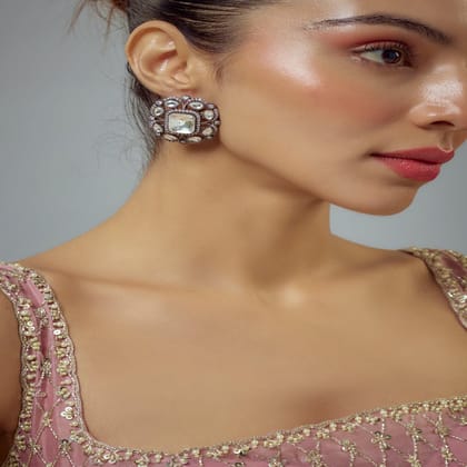 vivinia BY VIDHI MEHRA Florence Silver Plated Kundan, Polki Womens Pair of Studs Earrings (Freesize) - VE934