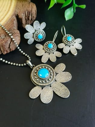 Stylish Silver Look Chain Pendant with Hook Earrings & Adjustable Ring | Sarichka-Mint Blue