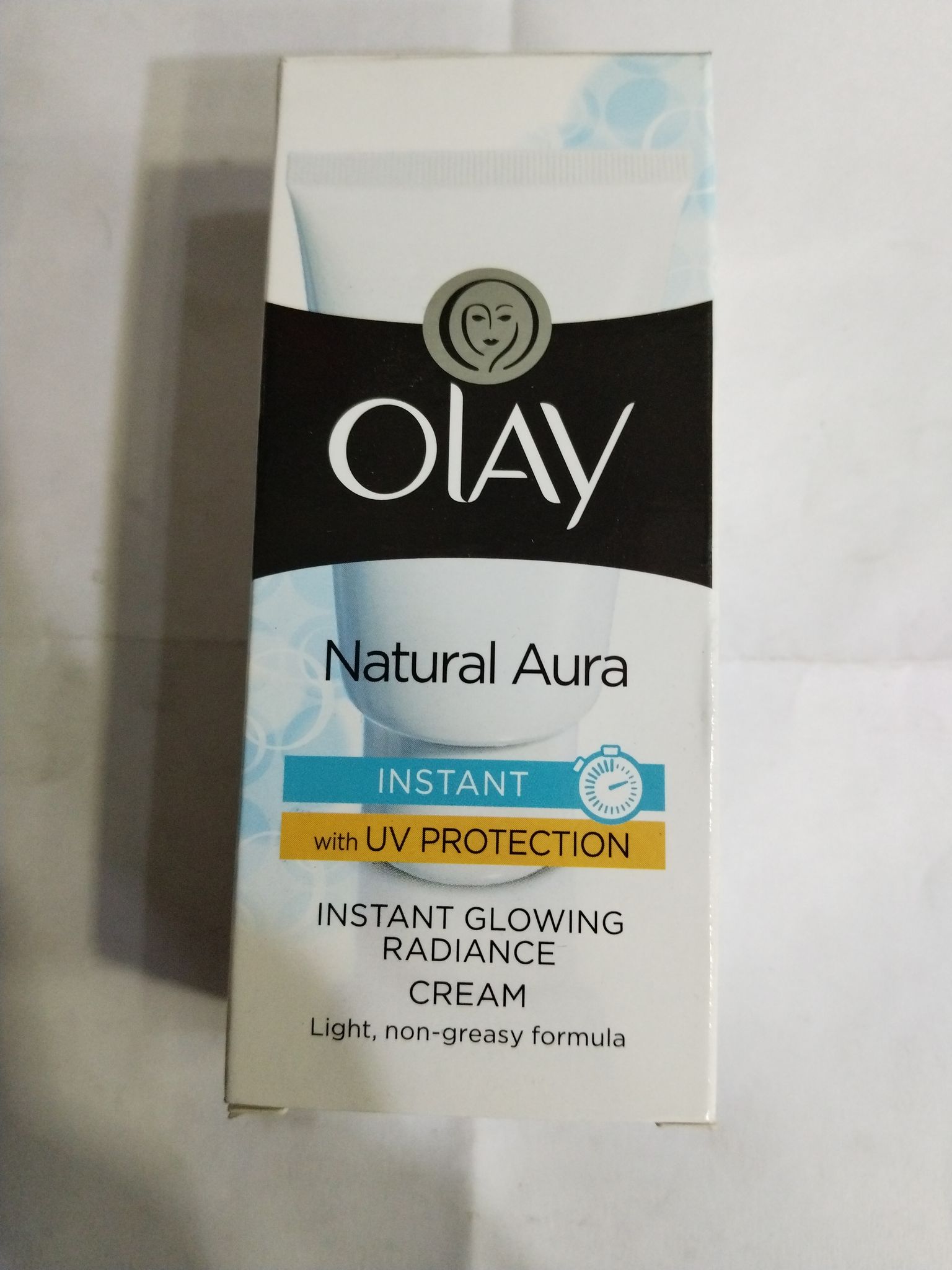 Olay Natural aura Instant With uv protection Instant glowing Radiance Cream 