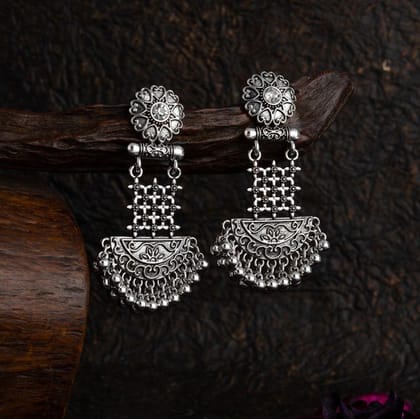 Silver Plated Floral Artwork Design Stone Studded With Beads