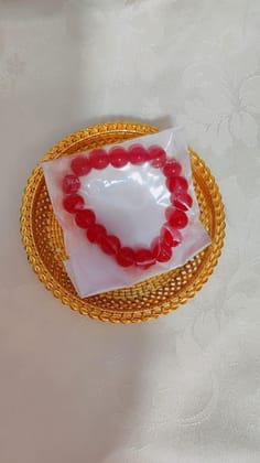 Elegant Red Beaded Bracelet - Fashion Accessory for All Occasions