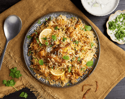Chicken Biryani With Gravy /Raita