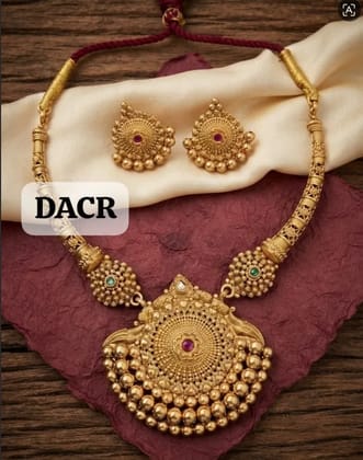 DACR ANTIQUE GOLD PENDANT SET