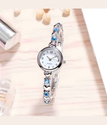 DECLASSE Silver Metal Analog Womens Watch