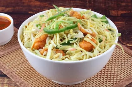 Chicken Noodles With Thums Up [250 Ml]