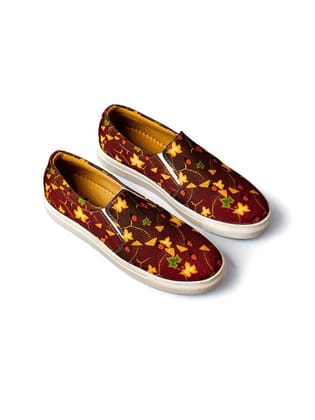 Women Printed Lightweight Canvas Slip-On Sneakers