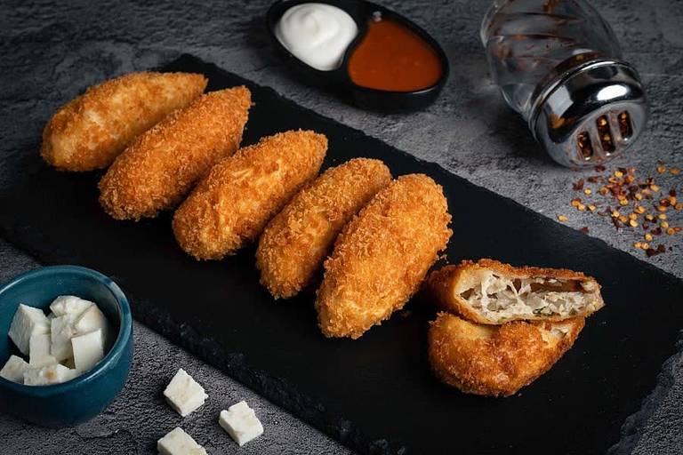 Paneer Kurkure Momos