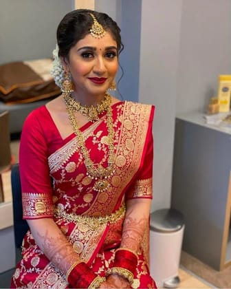 SOFT LICHI SILK CLOTH.DESIGN : BEAUTIFUL RICH PALLU & JACQUARD WORK ON ALL OVER THE SAREE.BLOUSE : EXCLUSIVE JACQUARD BORDER.