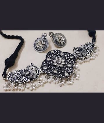 Sunhari Jewels White Alloy Necklace Set ( Pack of 1 )