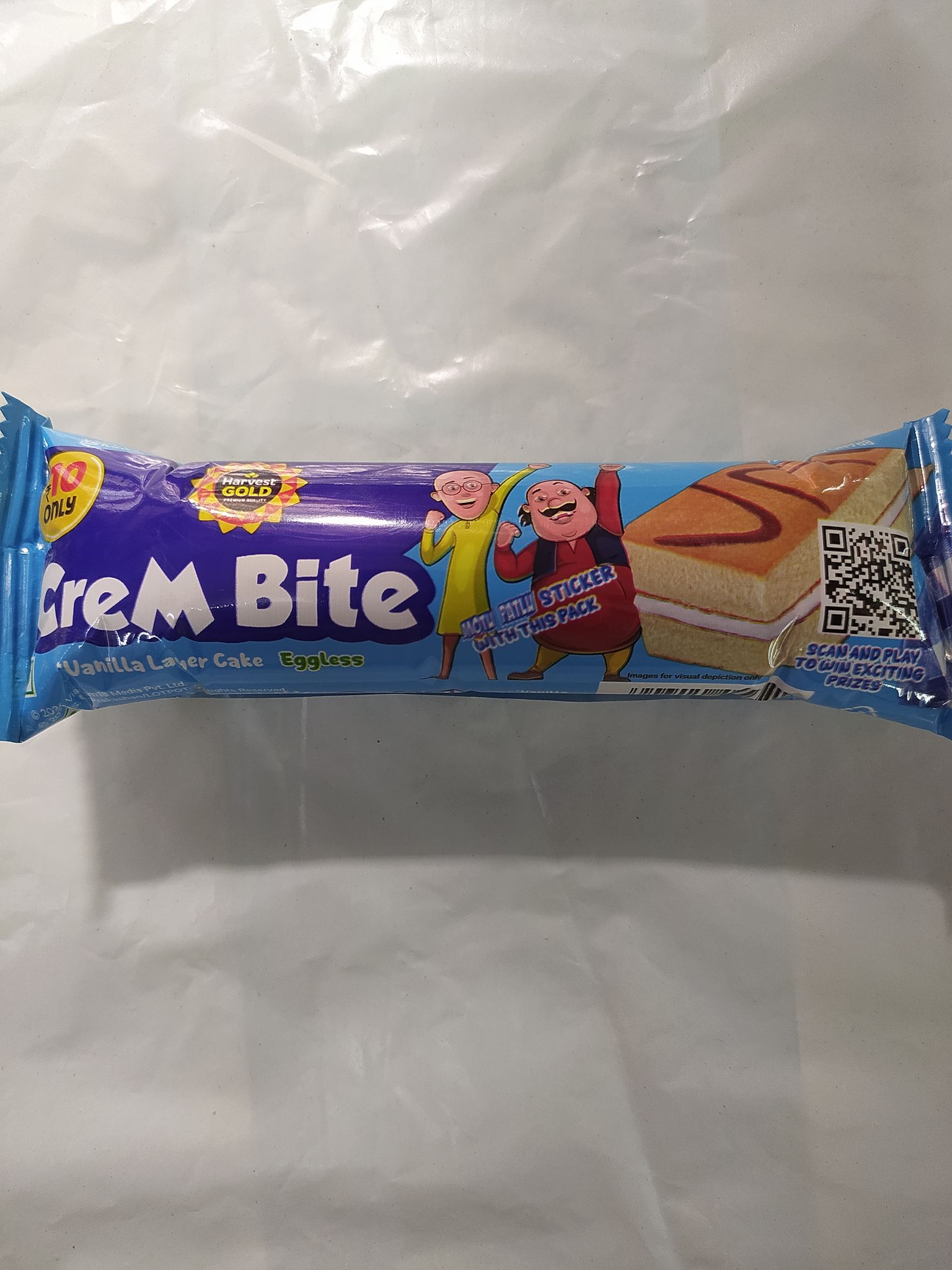 Harvest Gold Crem bite Vanilla layer cake eggless 