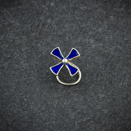 Pin Wheel Navy Silver Nose Pin