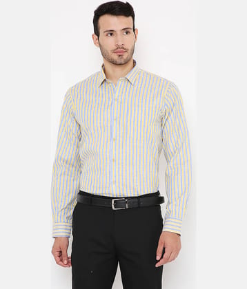 Maharaja - Yellow Cotton Blend Slim Fit Men's Formal Shirt ( Pack of 1 )