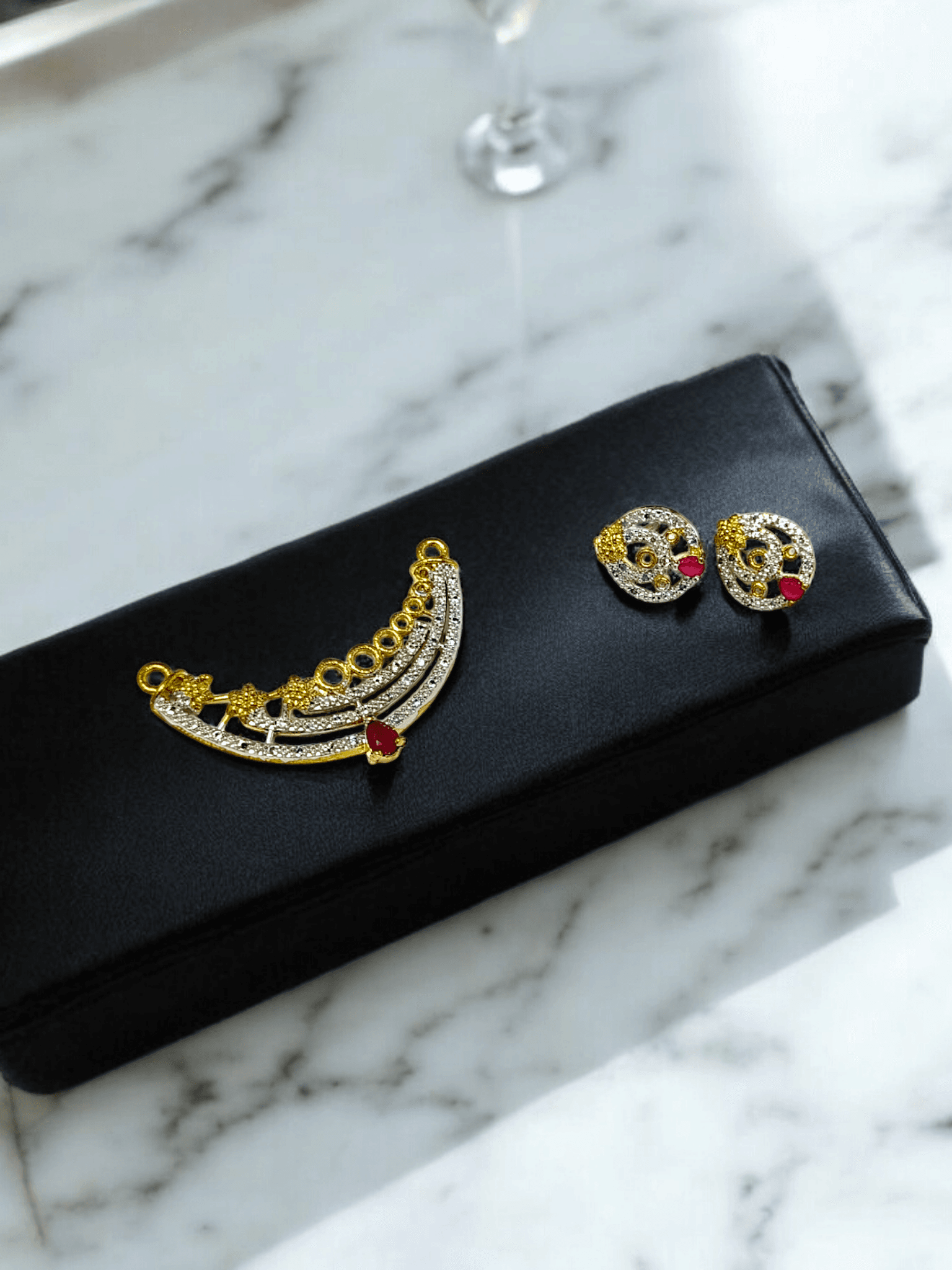 White & Red Diamonds Pendant