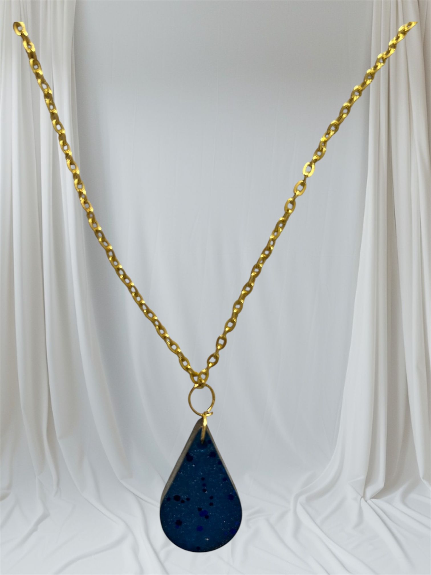 Resin pendent blue with sparkle