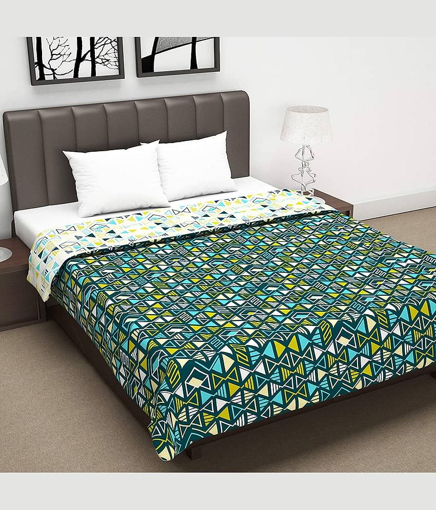 DIVINE CASA Double Polyester Green Geometrical Dohar