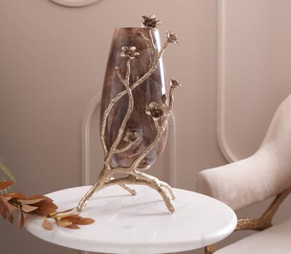 FLORA'S EMBRACE VASE