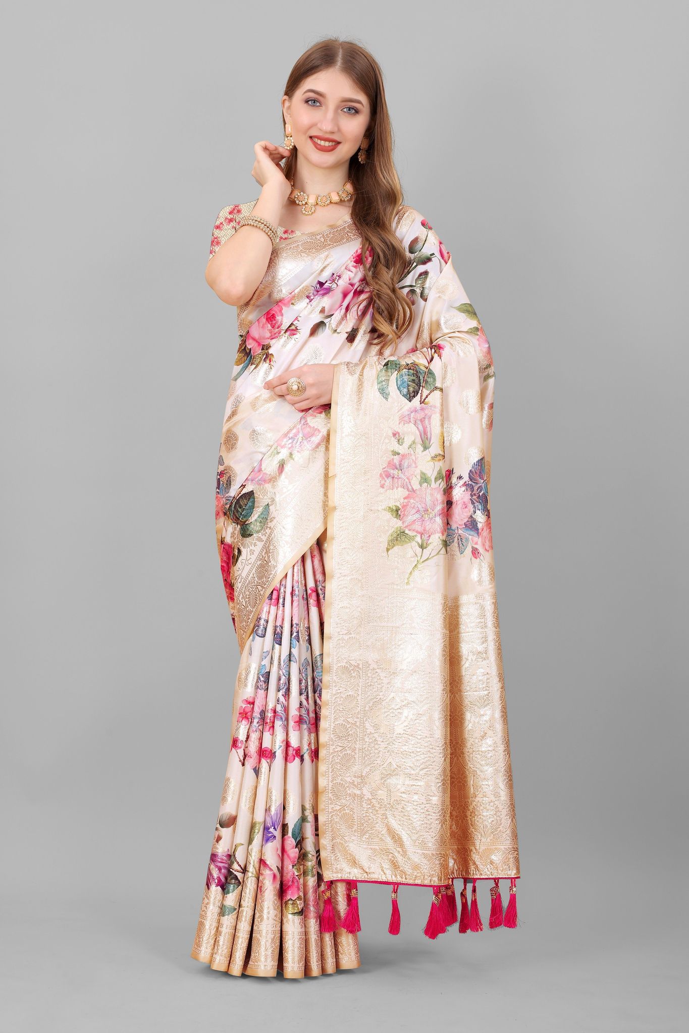Yavira silk Women's Cream Floral Silk Blend Saree