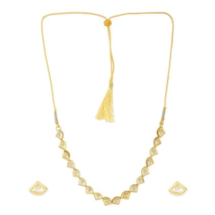 Delicate Vilandi Kundan Necklace with Earring Delicate Vilandi Kundan Necklace with Earring