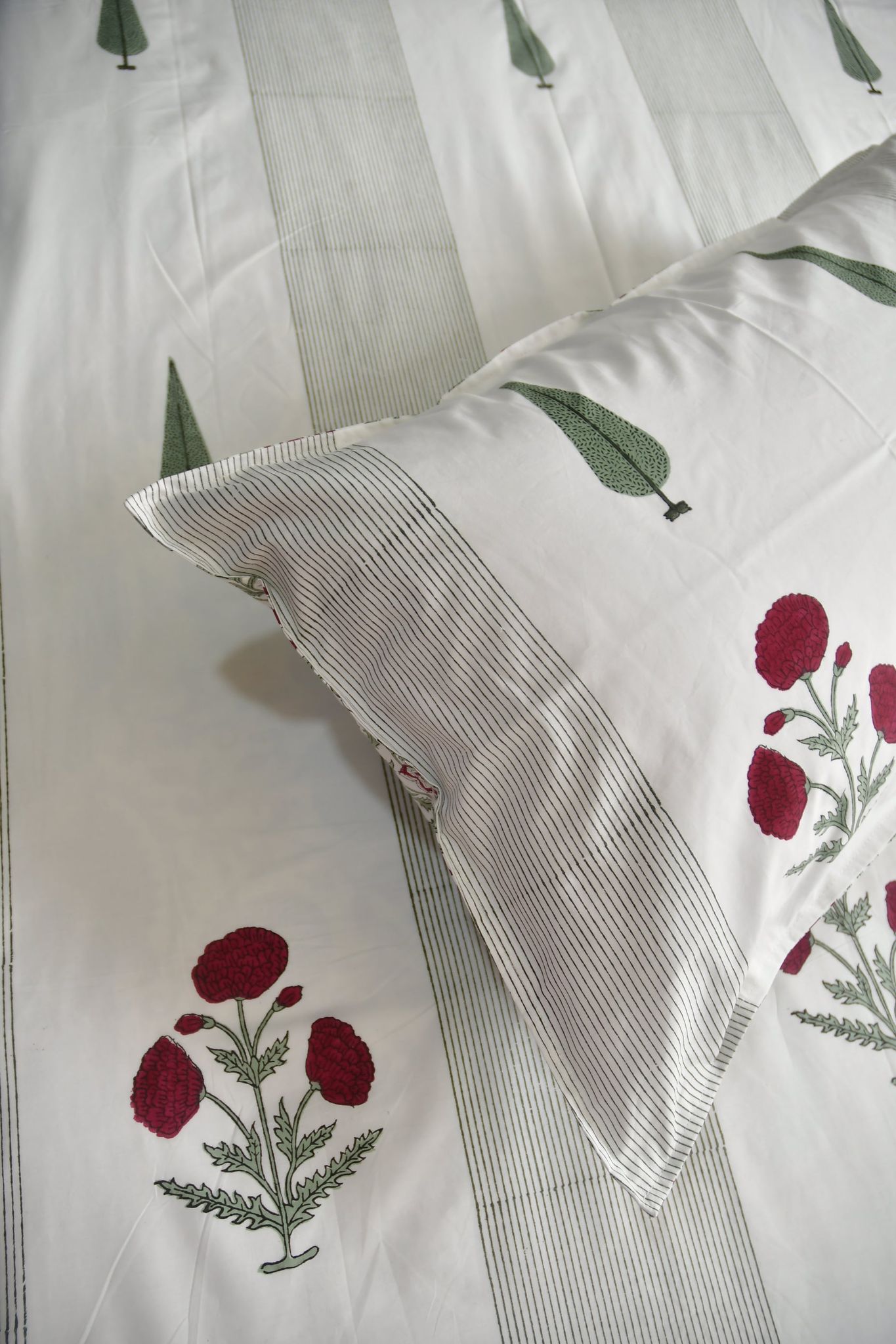 Luxurious Red Poppy Bedsheet | Hand-Blocked King 90x108 inches
