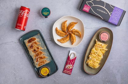 Chicken MoCombo (3 Chicken Momos & Sauces With 1 Free Beverage)