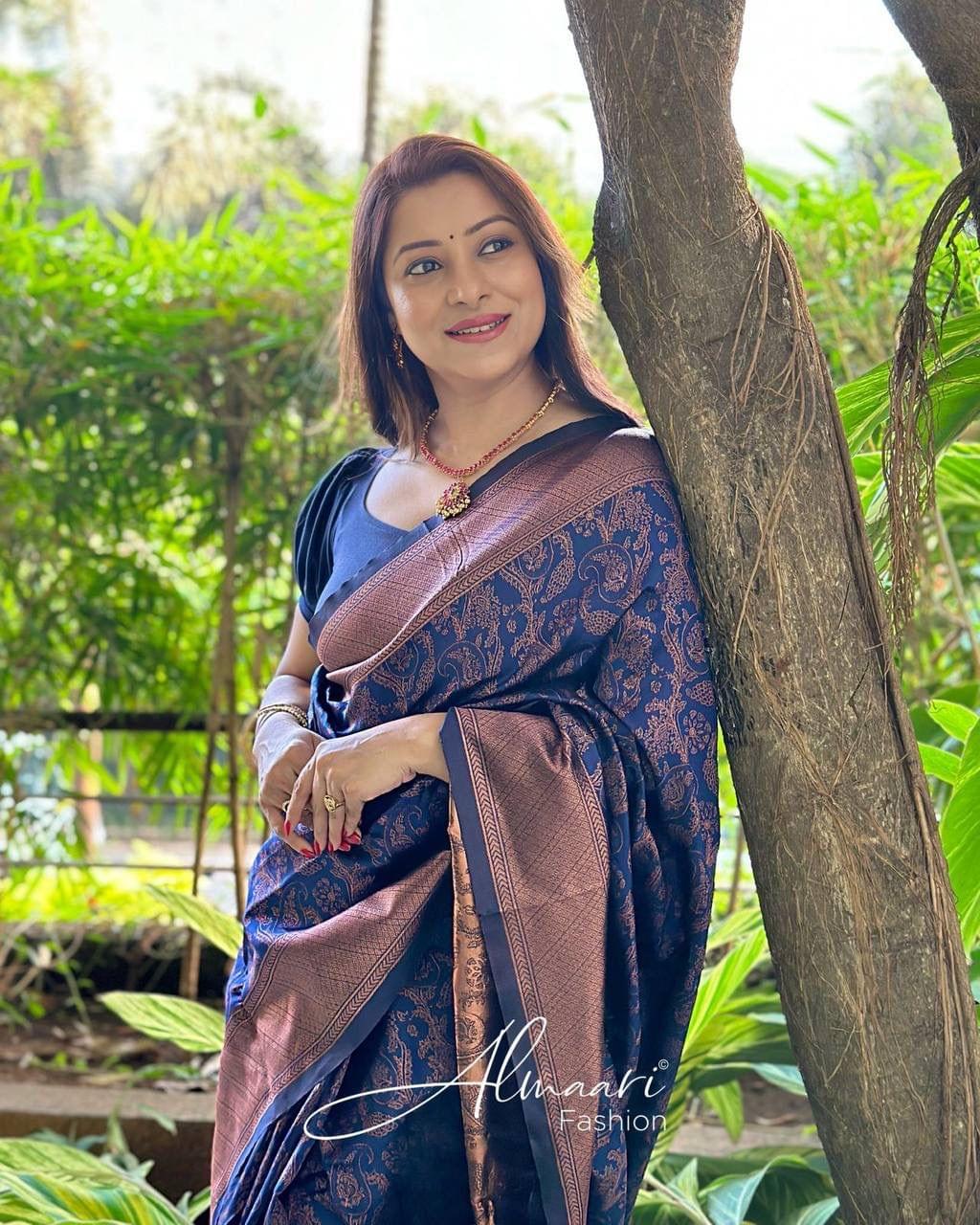 Zari Work Silk Saree With Blouse Piece