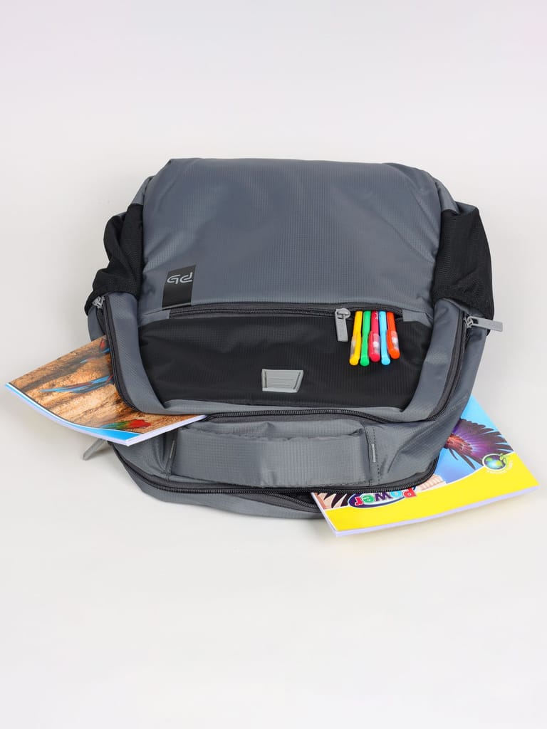 PB Pearl Bags Medium 30L Space Water Resistant 22.5 L Laptop Backpack