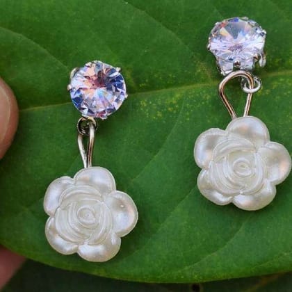 pearl earing