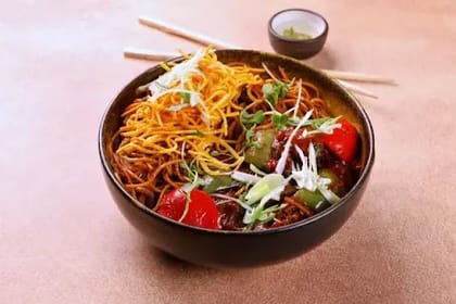 Szechuan Chilli Chicken, Garlic Noodles