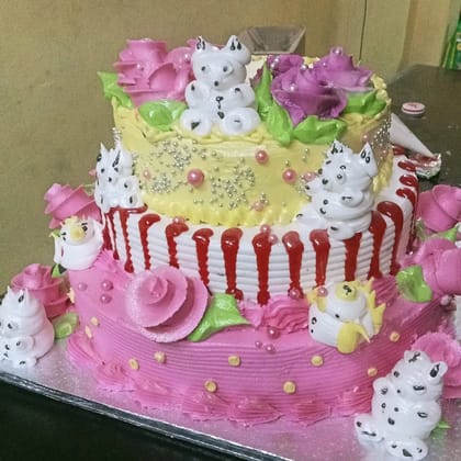 Freshly Baked Vanilla Cream Cake