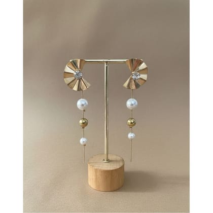 Earrings Gold-Toned Pleated Fan