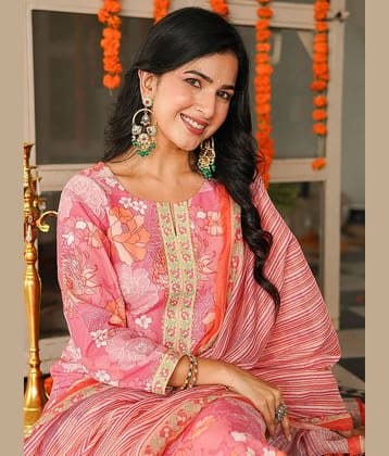 Vaamsi Women Cotton Blend Printed Straight Kurti With Pants ( Pink )