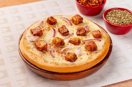 Paneer Tikka & Onion Pizza