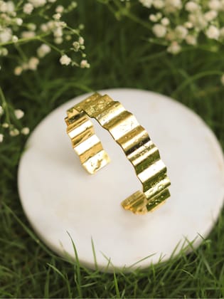 Wiggly Textured Adjustable Brass Bracelet (Anti Tarnish)