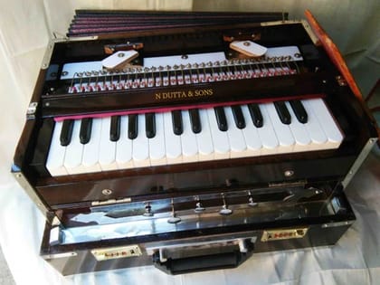 2.6 Octave Portable Harmonium