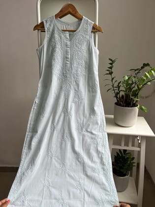 Mul Cotton Sleevless Chikankari Kurti - Green-Green / cotton / M