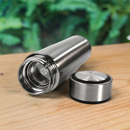 The product title could be something like "Insulated Stainless Steel Water Bottle with Strainer"