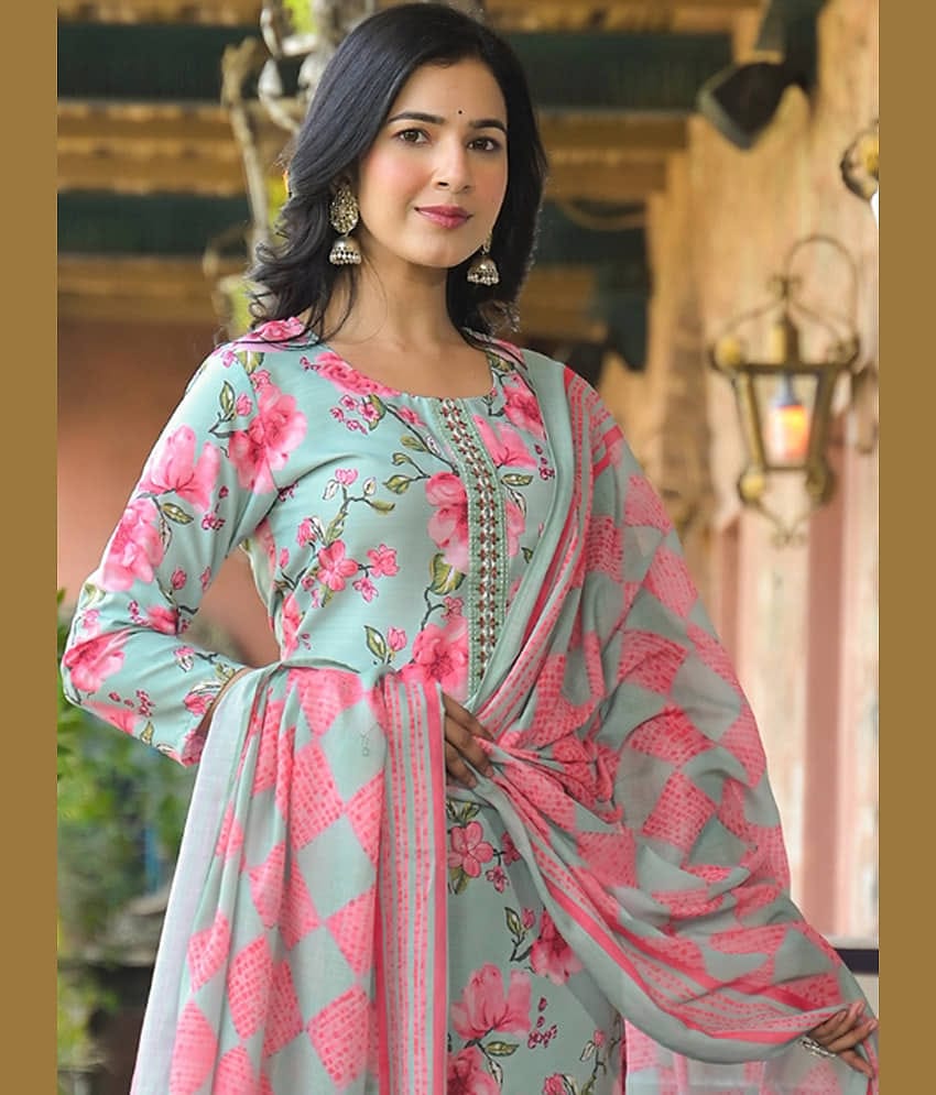 Vaamsi Women Rayon Printed Straight Kurti With Pants ( Green )