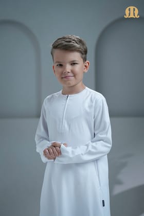 Kurvig Omani White Boys Thobe-B1