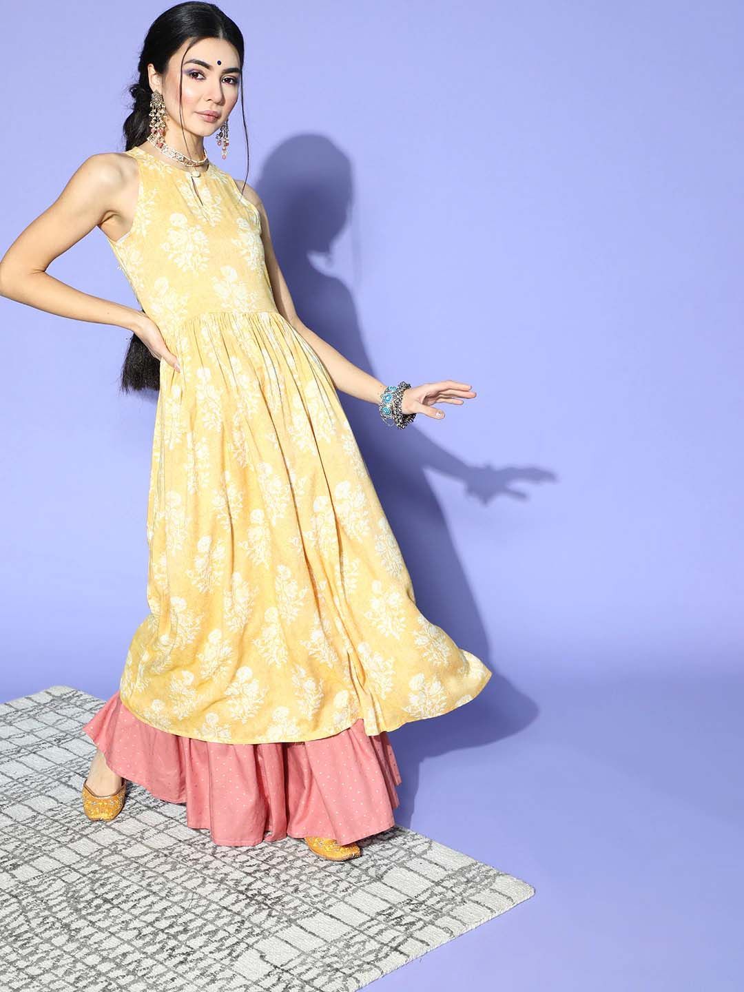 Women Yellow White Floral Printed Keyhole Neck Cotton Kurta VCK8515