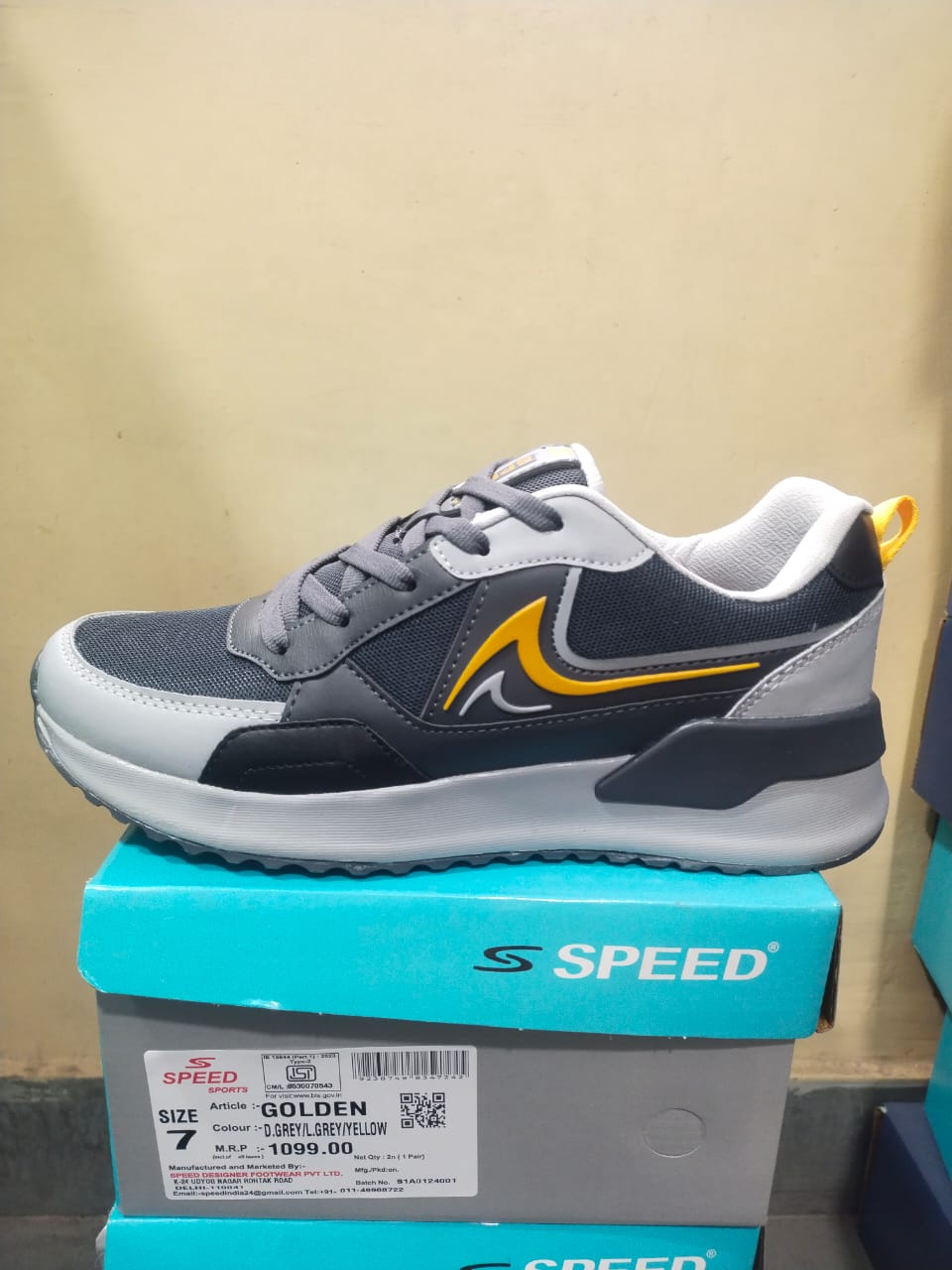 Article -Golden  Men's Shoes