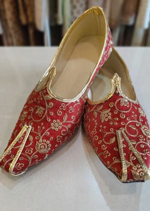 Royal Maroon Groom embroidered Mojari Jutti-Red