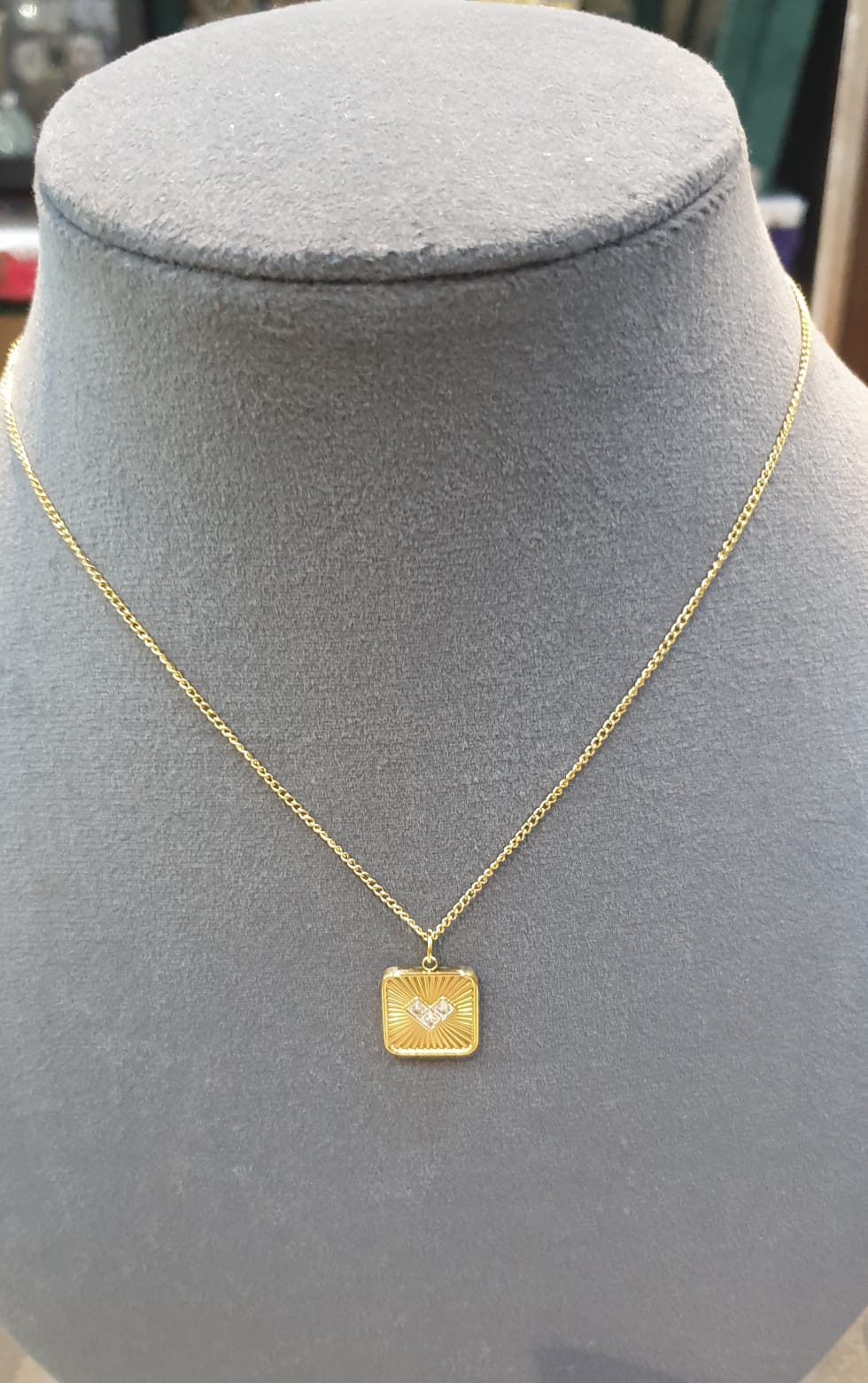 Anti Tarnish Neck Chains..