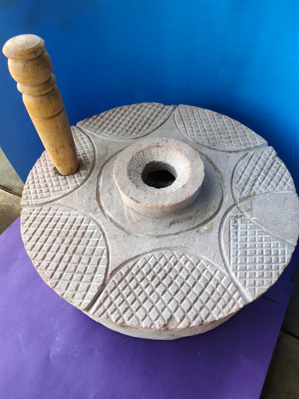 Kurund Red Stone Grinder (30.486)