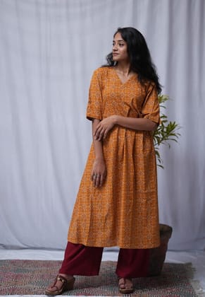 Rivaaj Ethnic Vedika Kurta (Size M) | Yellow A-Line Pure Cotton with Above Elbow Sleeves | Daily Ethnic Wear | V-Neck Rivaaj Ethnic Vedika Kurta (Size M) | Yellow A-Line Pure Cotton with Above Elbow Sleeves | Daily Ethnic Wear | V-Neck