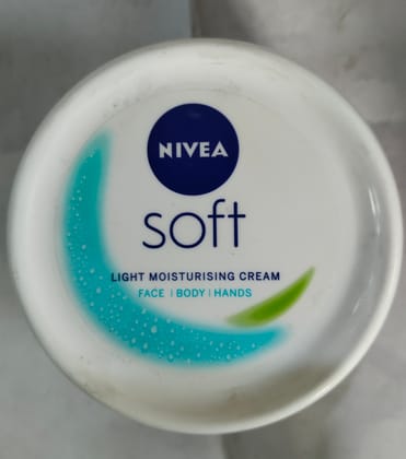 Nivea soft light moisturising cream 