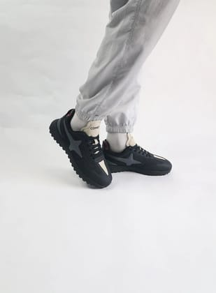 Example Product 3-6 / Black