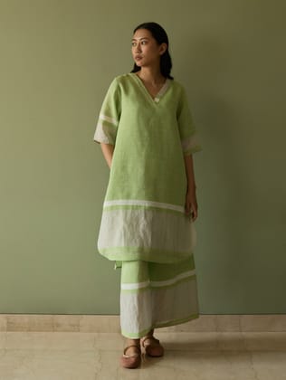 Iva Pleated Border Linen Kurta Set - Meadow-XS