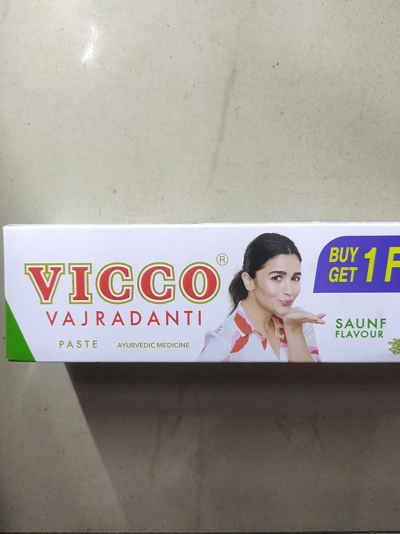 Vicco Vajradanti Paste ayurvedic medicine Saunf Flavour 