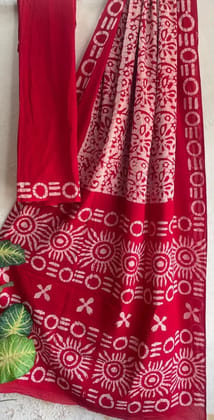 Hand block printed cotton mul saree with blouse.....Size 6.5 with blouseNatural dye n colourPure cotton (92*80)Pure hand ( without skrin chemical),,